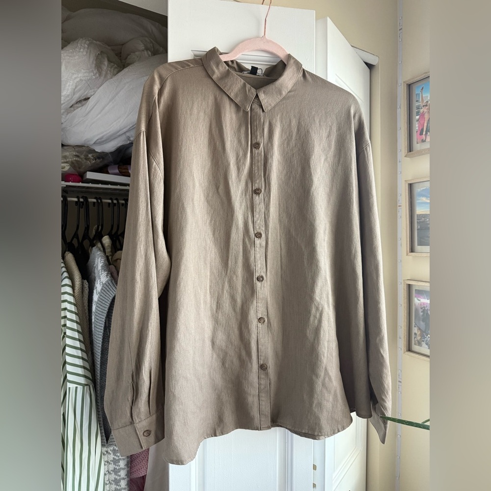 Fashion Nova Button Down Long Sleeve Top
